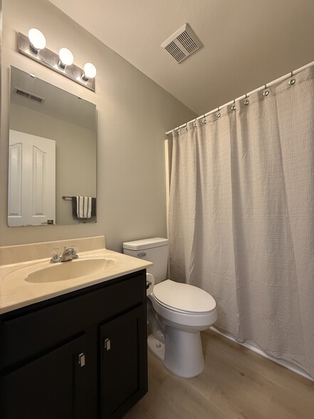 Building Photo - 7021 Sunman Rd