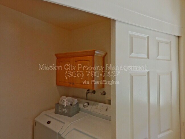 Building Photo - 1227 Viscaino Rd