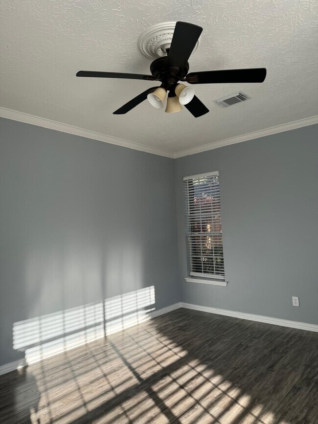 Building Photo - 1722 Evergreen Ln