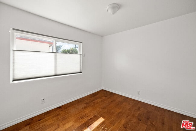 Building Photo - 5227 Etheldo Ave