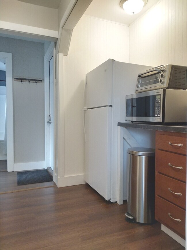Building Photo - 110 N Union Dr