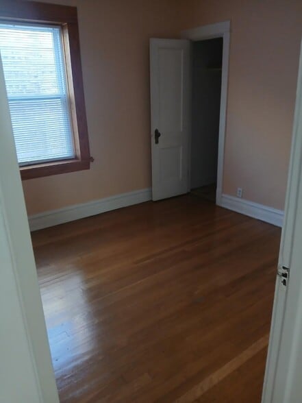 Building Photo - 5118 W Byron St