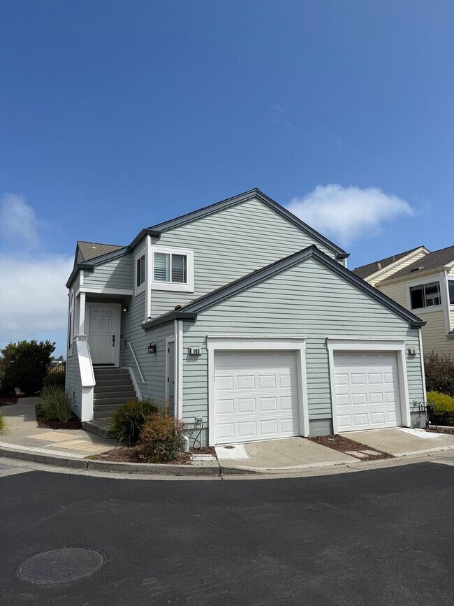 Primary Photo - Alameda's most sought after gated communit...