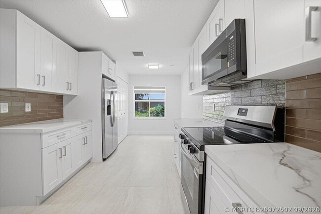 Building Photo - 4112 Pine Ridge Ln