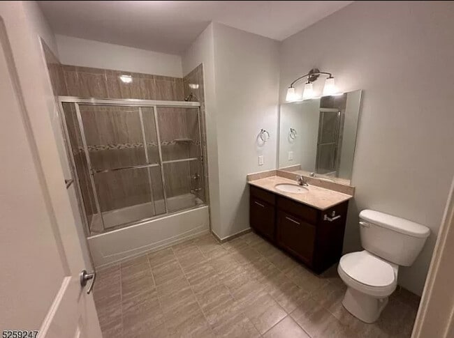 Building Photo - 104 E Elizabeth Ave