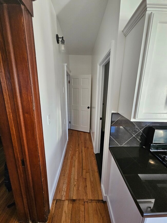 Building Photo - 3154 Van Alstyne St