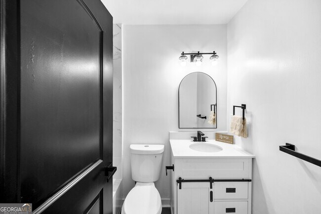 Building Photo - 929 Creekdale Dr