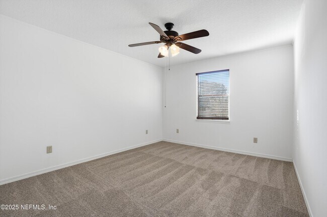 Building Photo - 11365 Tanager Dr S