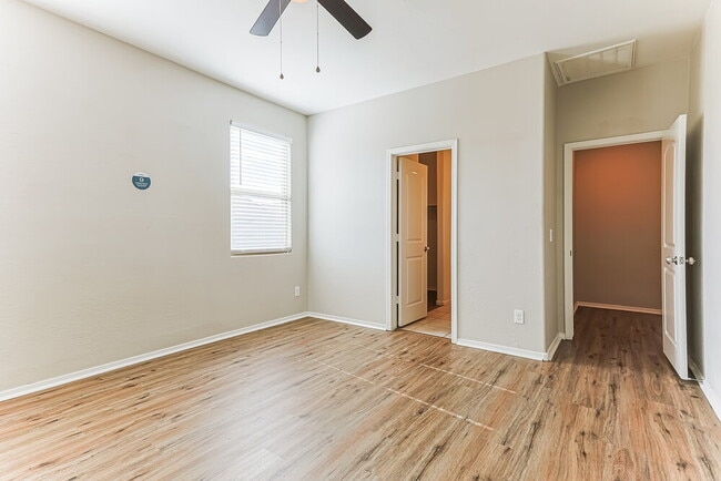 Building Photo - 42087 W Balsa Dr