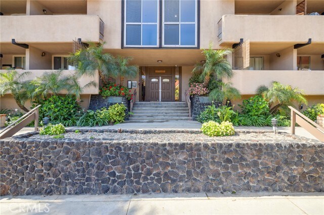 Building Photo - 17000 Burbank Blvd
