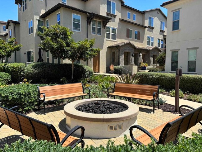 Building Photo - 16045 Veridian Cir