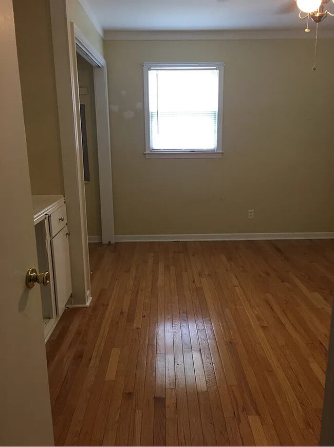 Building Photo - 2 Bedroom 2 Bathroom