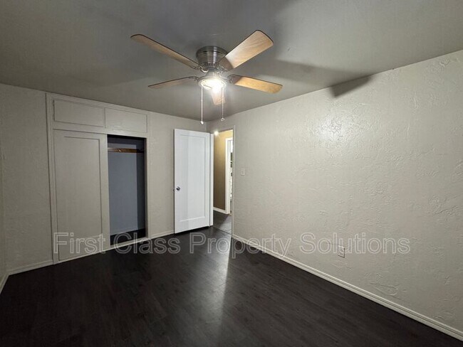 Building Photo - 3808 SE 15th St