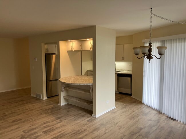 Building Photo - 1860 W Highland Ave