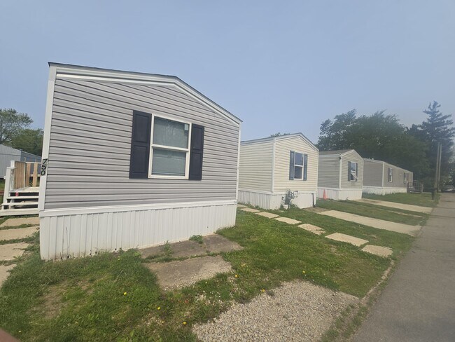 Building Photo - 790 N Broadway St