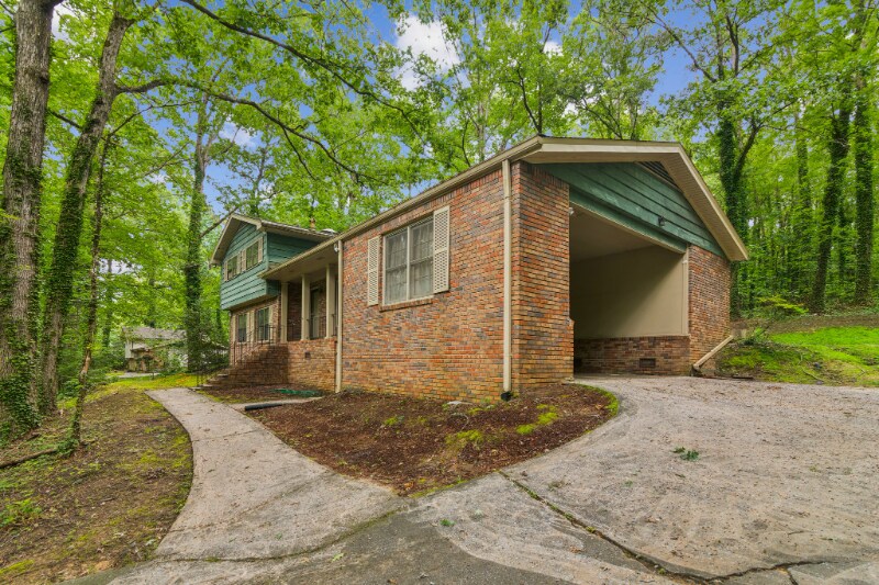 Building Photo - 2600 Lantern Ln