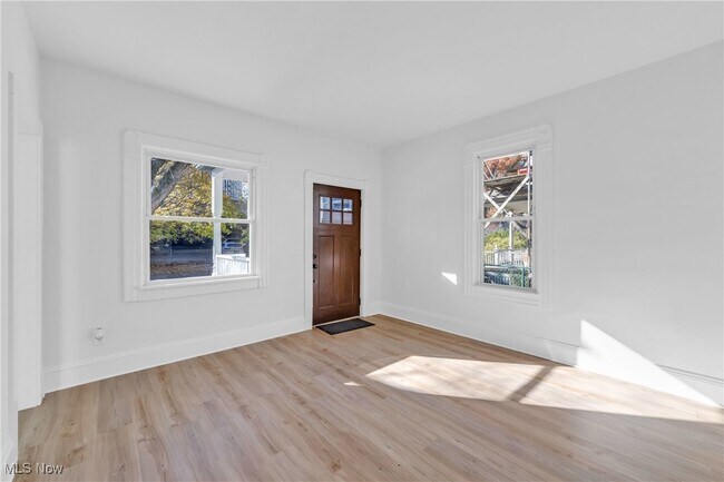 Building Photo - 2002 Valentine Ave