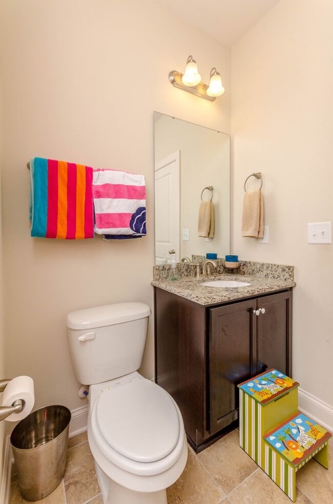 Building Photo - 255 Mimosa Dr