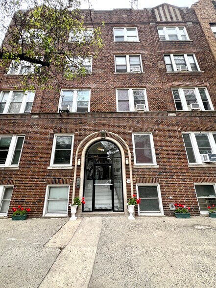 Building Photo - 57 Corbin Ave