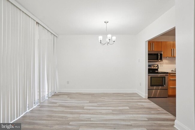 Building Photo - 2059 Huntington Ave