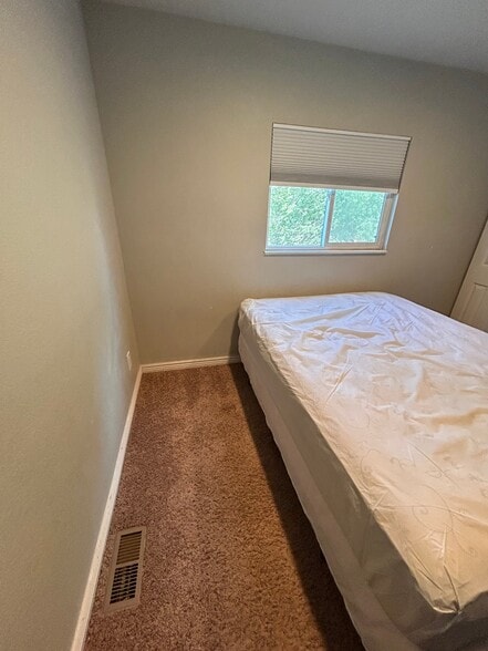 Building Photo - 3108 Moonbeam Cir S