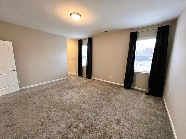 Building Photo - 146 Willow Grove Ln