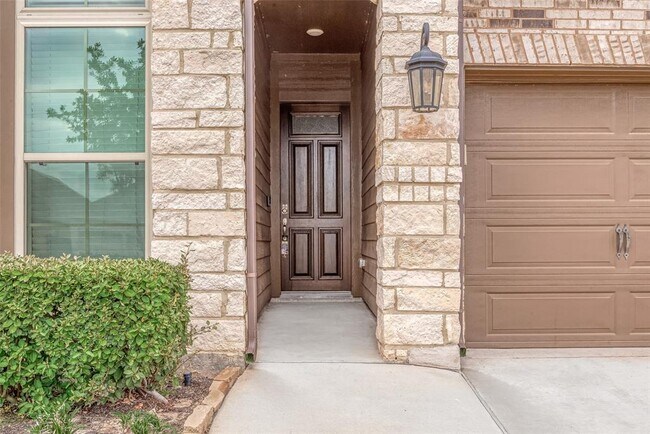 Building Photo - 402 Jolly Ginger Dr