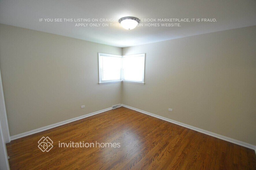 Building Photo - 3439 Clinton Ave