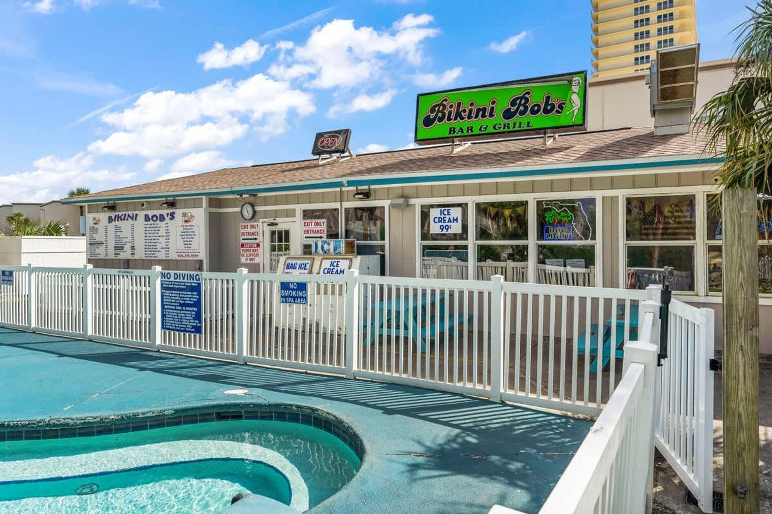 Building Photo - 5004 S Thomas Dr