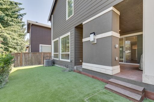 Building Photo - Gorgeous South Everett MainVue Home Available!