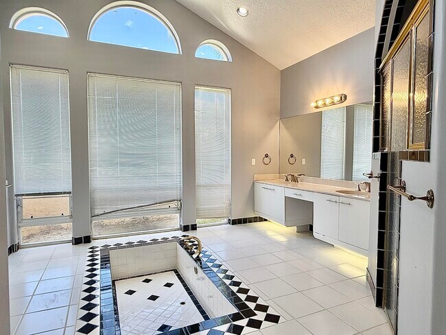 Building Photo - 400 Corsair Dr