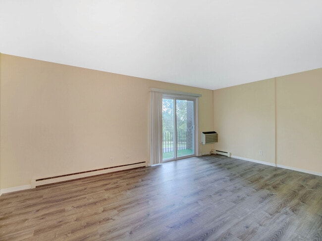 Building Photo - 850 Bloomfield Ave