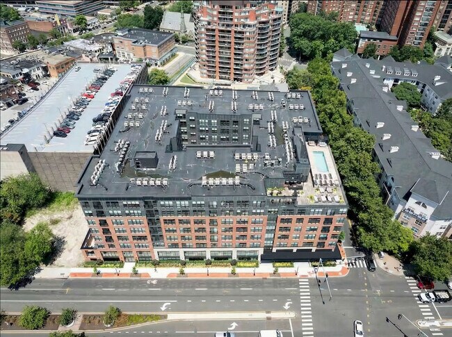 Building Photo - 150 Broad St