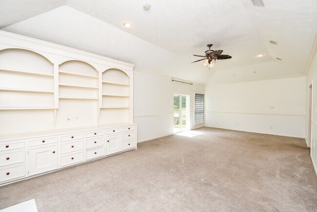 Building Photo - 1231 Creekford Cir