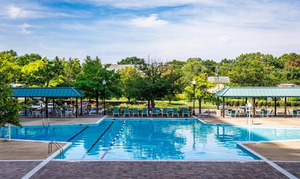 Building Photo - 5501 Seminary Rd