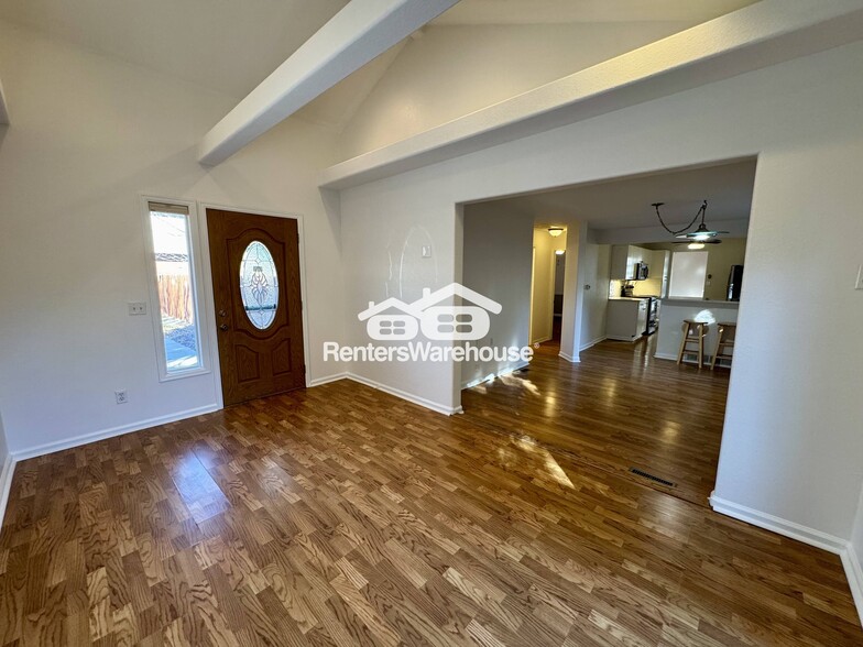 Building Photo - 1280 Van Gordon St