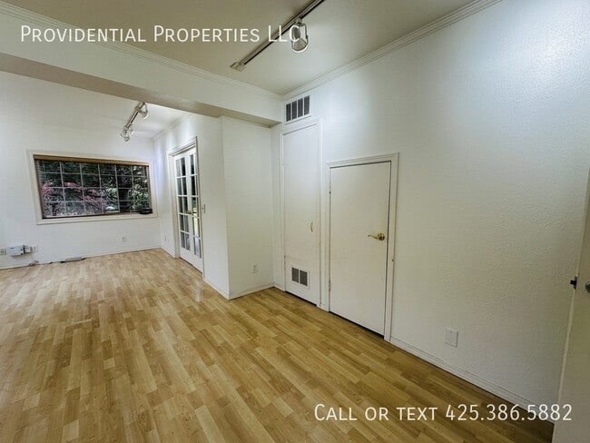 Building Photo - 20620 Larch Way