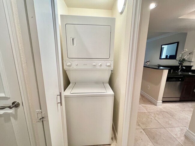 Building Photo - Meridian FURNISHED 2 BDR /2 BATH Luxury Condo - RESORT STYLE LIVING, 1-1/2 Blocks From The Heart ...