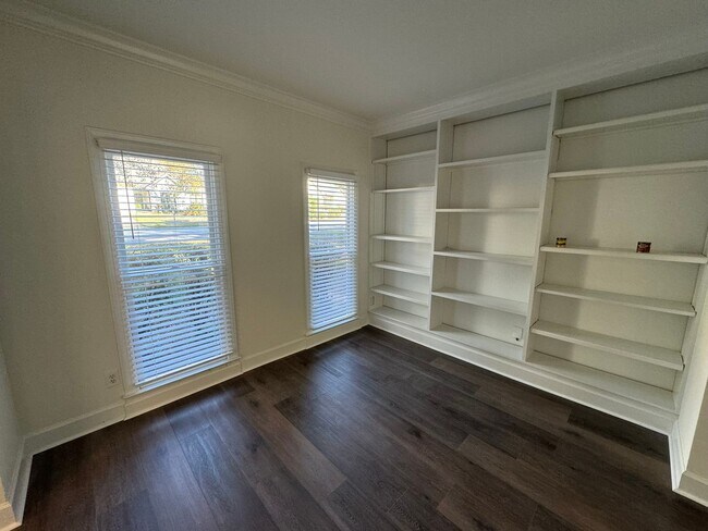 Building Photo - Updated House in Hampton Park!