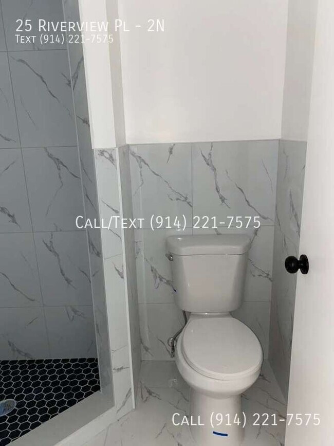 Building Photo - 25 Riverview Pl