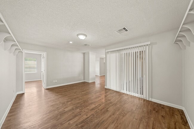 Building Photo - 514 Sulphur St