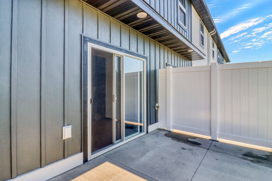 PATIO - 5745 24th St S
