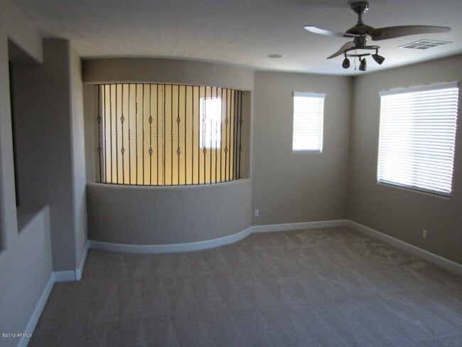 Building Photo - Chandler 5 Bed, 3 Bath + Bonus Room Office/Den