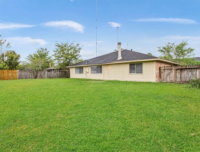 Building Photo - 8418 Lone Quail Dr