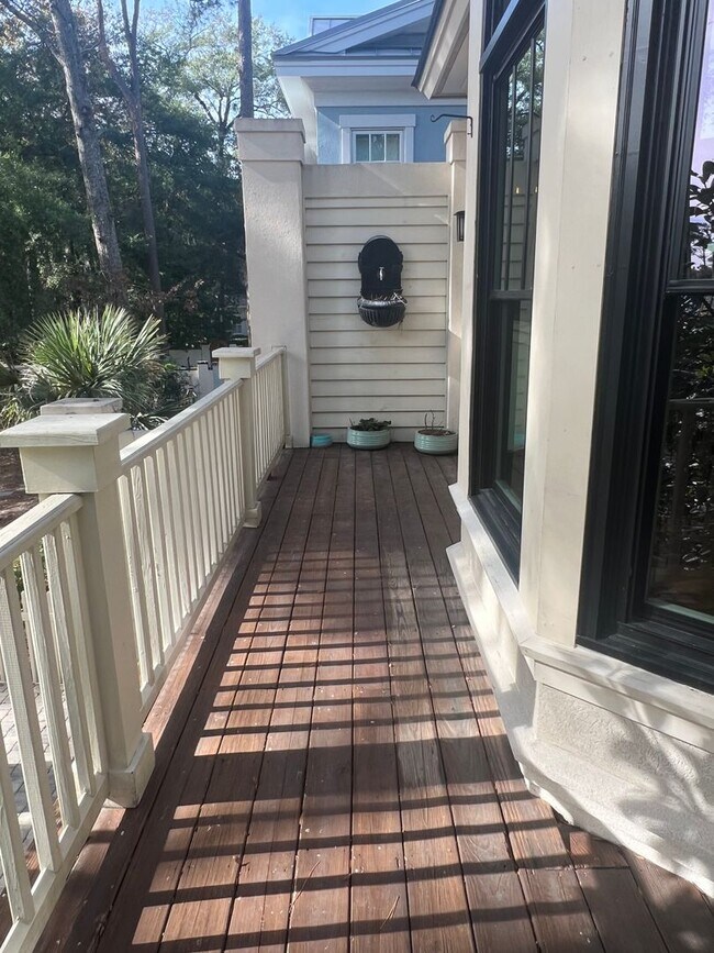 Building Photo - Spacious Updated Home in Windmill Harbour!