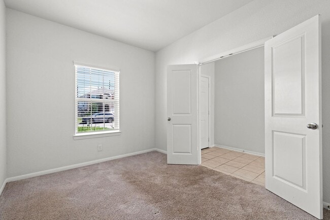 Building Photo - 5319 Rivers Edge Dr