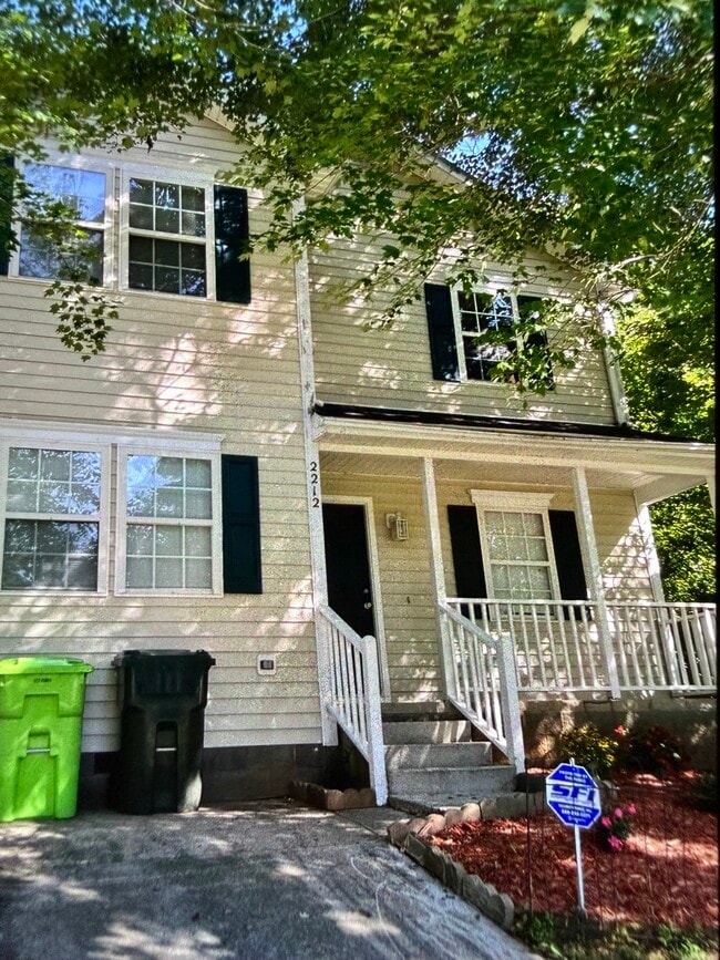 Building Photo - 2212 Springhill Ave