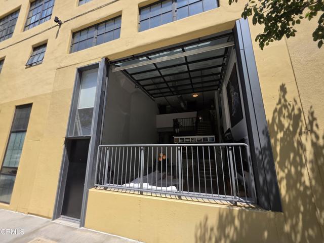 Building Photo - 200 N San Fernando Rd
