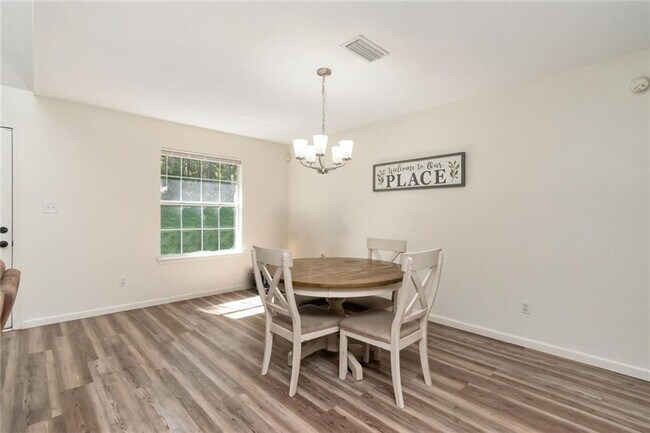 Building Photo - Beautifully Remodeled Home on Lake Forest ...
