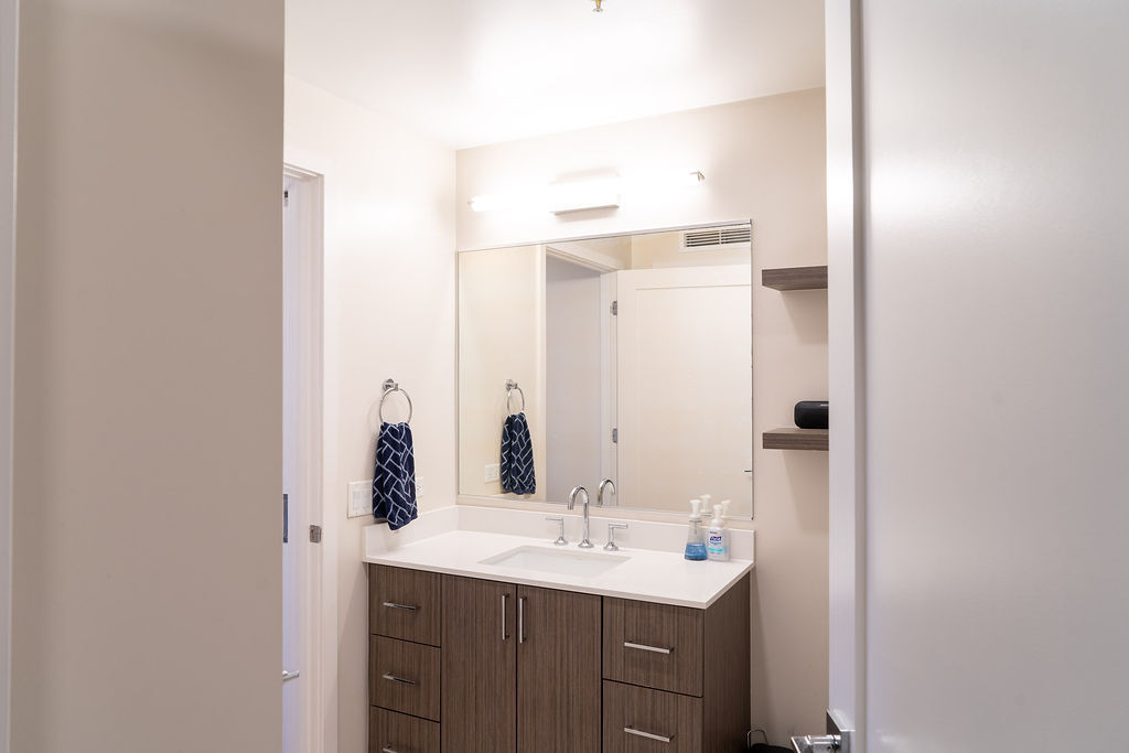 Building Photo - 1211 Van St SE